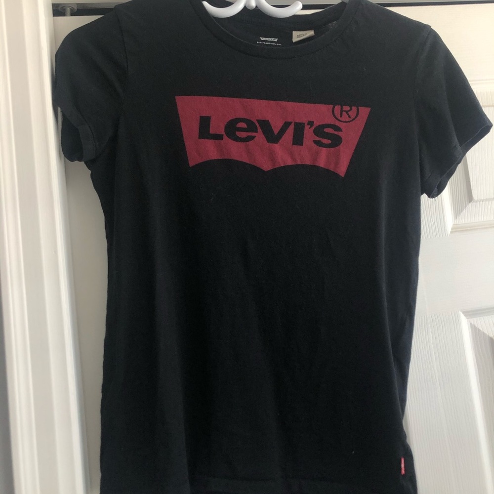 Levi’s t-shirt